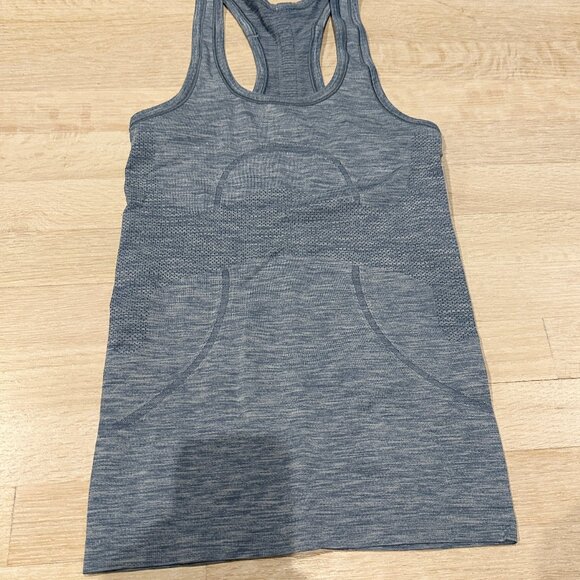 Lululemon Tank Top; size Small, but no tag Blue "denim" color - Picture 11 of 15